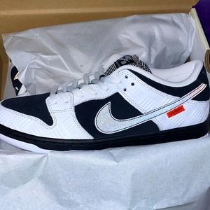 Tightbooth SB Dunk Low size 11M